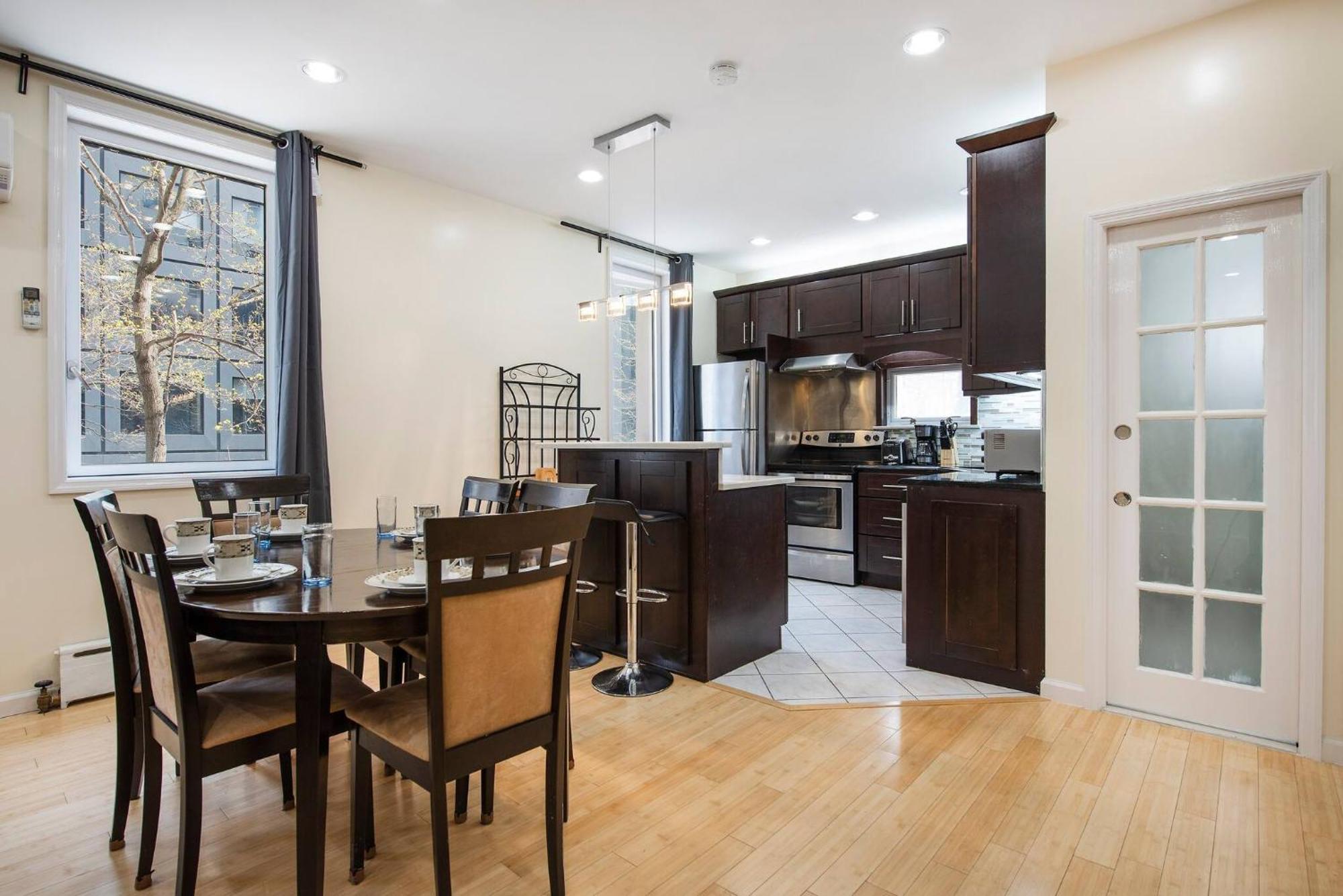 Luxury Sutton Place Duplex 3br 3bth Apartamento